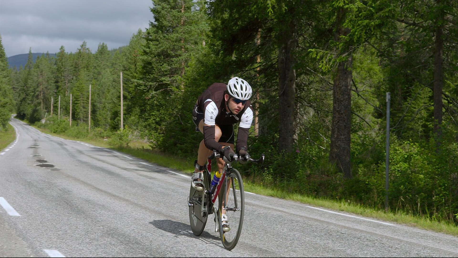 冰雪梦想静安绽放，滑雪少年竞逐赛道！静安区第三届运动会滑雪比赛成功举办