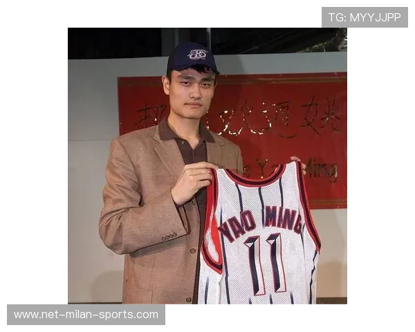 媒体人：姚明用的一些人辜负他信任 不仅没帮上忙还各种添乱，姚明在nba受人尊敬不