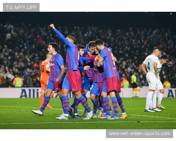 巴萨核心训练中突然怒吼，队友瞬间让出半个球场