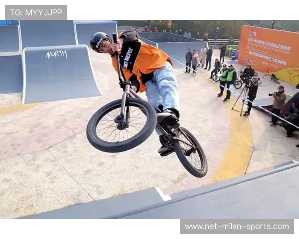 BMX 决赛选手完成 720° 翻转惊艳全场