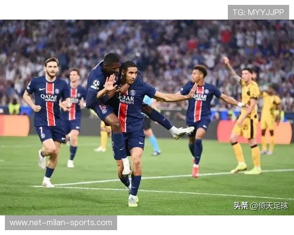 巴黎圣日耳曼比赛中边路配合显著提升：战术创新助力球队腾飞